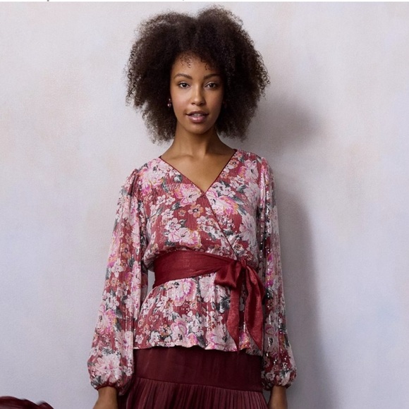 Lauren Conrad Top Womens 1X Maroon Pink Floral All Over Sequins Belt A - Picture 2 of 15